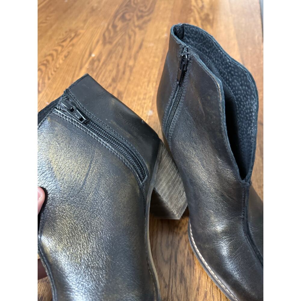 Diba True Look Down Black and Gold Booties Size 8.5 - Picture 7 of 9